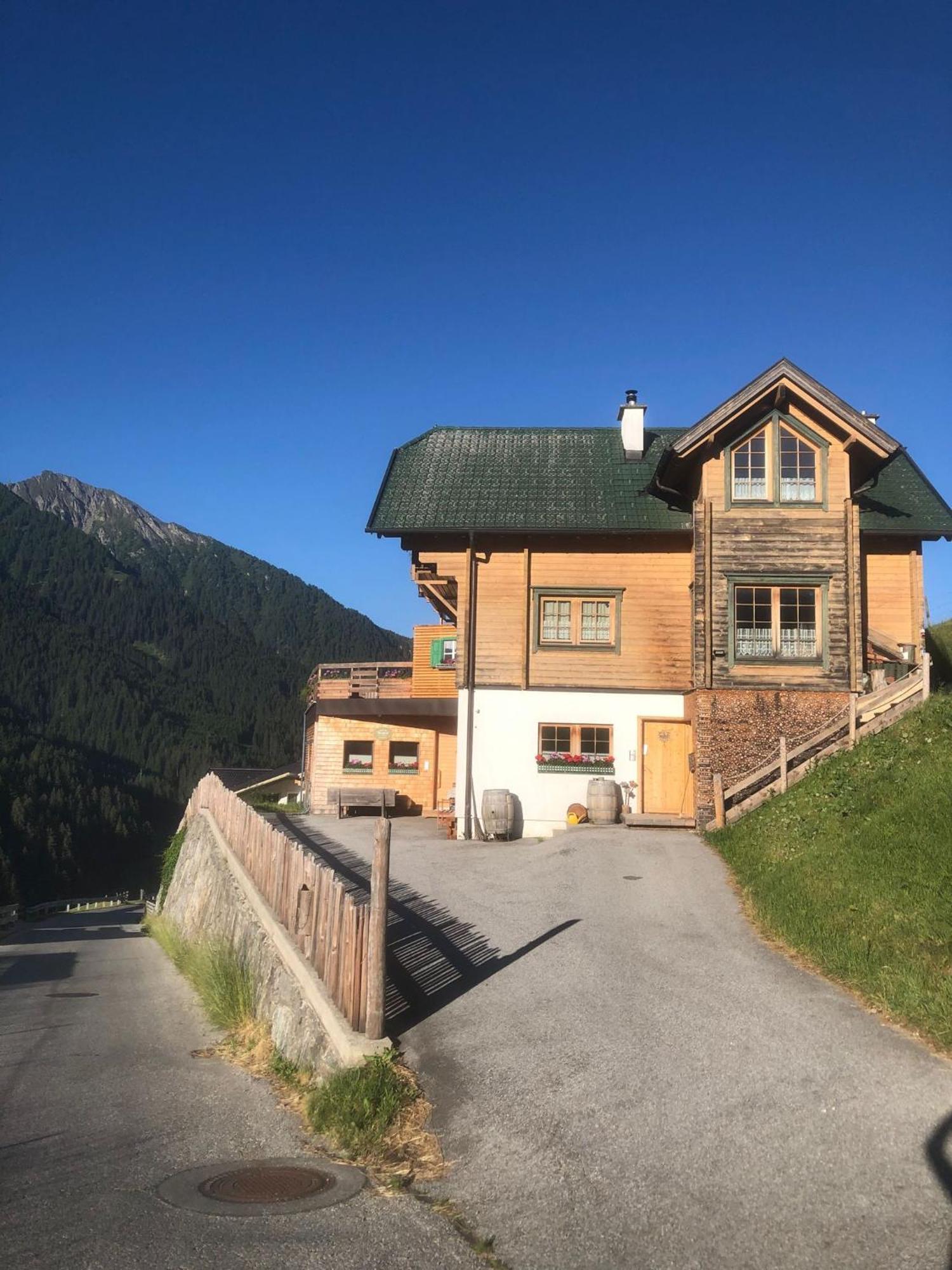 Peerfect Ferienwohnungen Navis Exteriér fotografie